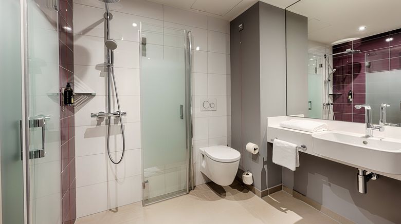 <b>Premier Inn Hamburg City Klostertor Room</b>. Images powered by <a href="https://www.leonardoworldwide.com/" title="Leonardo Worldwide" target="_blank">Leonardo</a>.