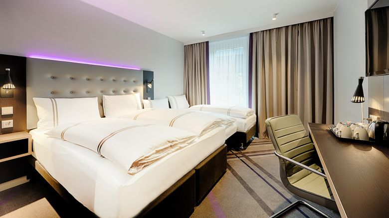 <b>Premier Inn Hamburg City Klostertor Room</b>. Images powered by <a href="https://www.leonardoworldwide.com/" title="Leonardo Worldwide" target="_blank">Leonardo</a>.