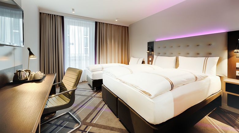 <b>Premier Inn Hamburg City Klostertor Room</b>. Images powered by <a href="https://www.leonardoworldwide.com/" title="Leonardo Worldwide" target="_blank">Leonardo</a>.