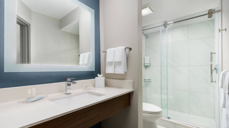 <b>Courtyard Orlando Lake Buena Vista Room</b>. Images powered by <a href="https://www.leonardoworldwide.com/" title="Leonardo Worldwide" target="_blank">Leonardo</a>.