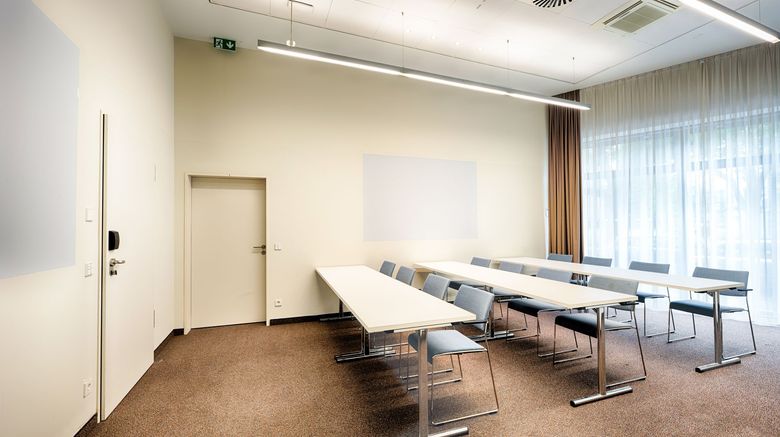 <b>Premier Inn Heilbronn City Centre Meeting</b>. Images powered by <a href="https://www.leonardoworldwide.com/" title="Leonardo Worldwide" target="_blank">Leonardo</a>.