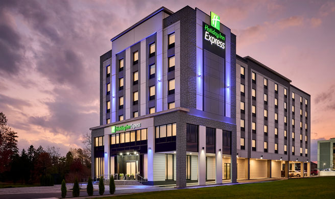 Holiday Inn Express Hamilton-Upper James Exterior