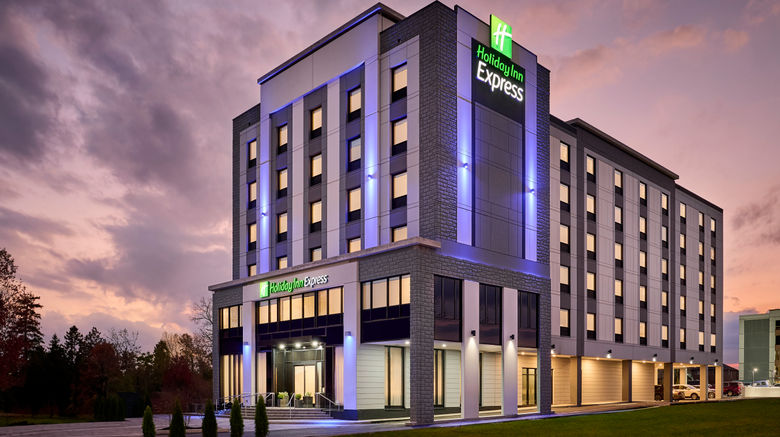 <b>Holiday Inn Express Hamilton-Upper James Exterior</b>. Images powered by <a href="https://www.leonardoworldwide.com/" title="Leonardo Worldwide" target="_blank">Leonardo</a>.