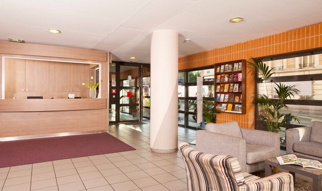 Sejours & Affaires St Mande Lobby