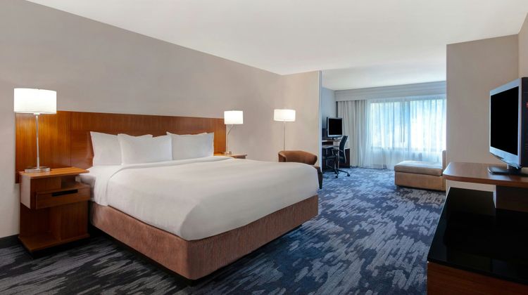 Fairfield Inn & Stes Rochester West Suite