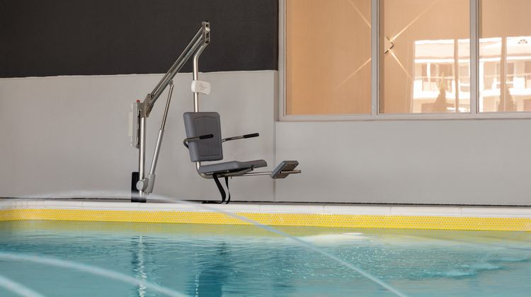 Holiday Inn Express & Suites-Market St Pool