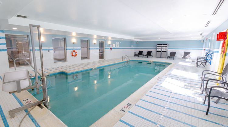 Holiday Inn Express Neptune Pool