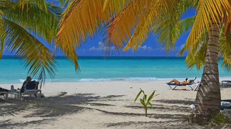 Charela Inn Beach