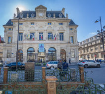 Yuna Montmartre Exterior