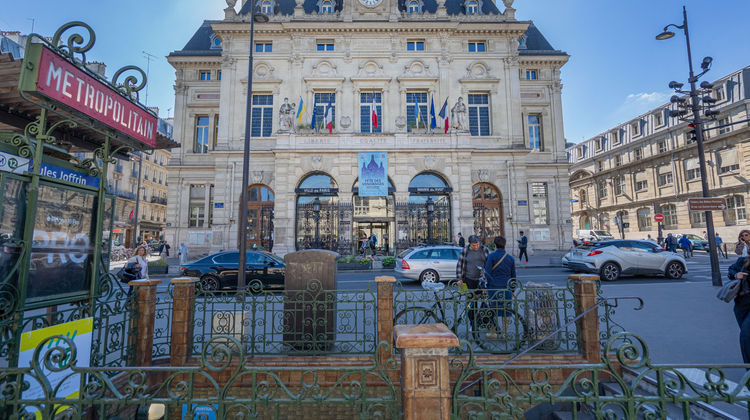Yuna Montmartre Exterior