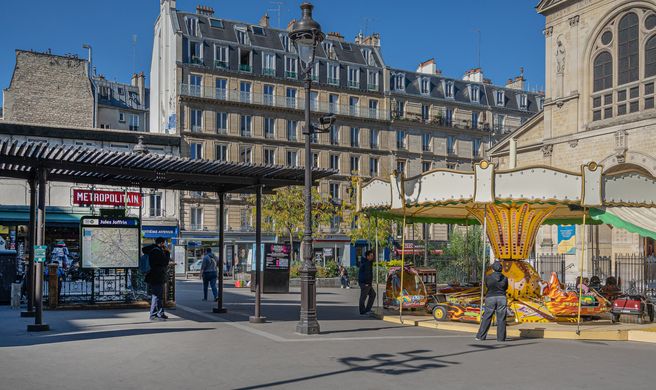 Yuna Montmartre Exterior