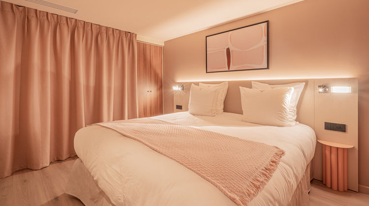 Yuna Montmartre Suite