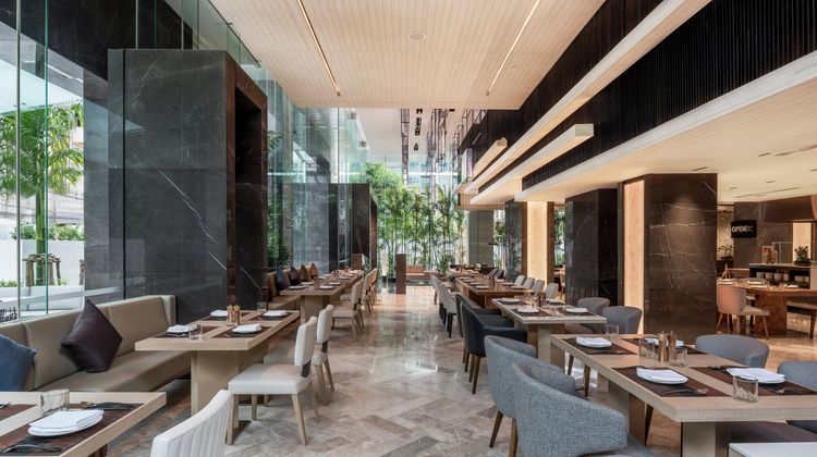 DoubleTree by Hilton Bangkok Ploenchit Restaurant