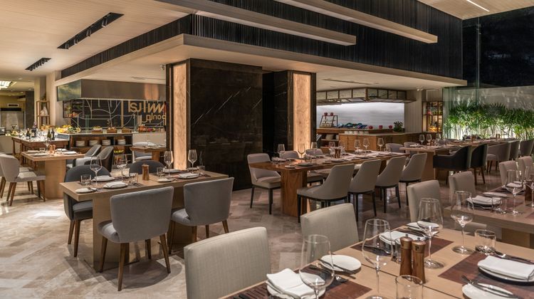 DoubleTree by Hilton Bangkok Ploenchit Restaurant