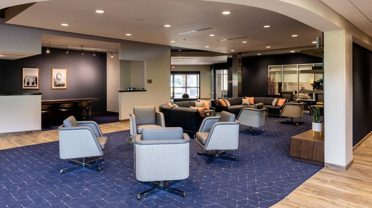 Courtyard Cincinnati Midtown/Rookwood Lobby