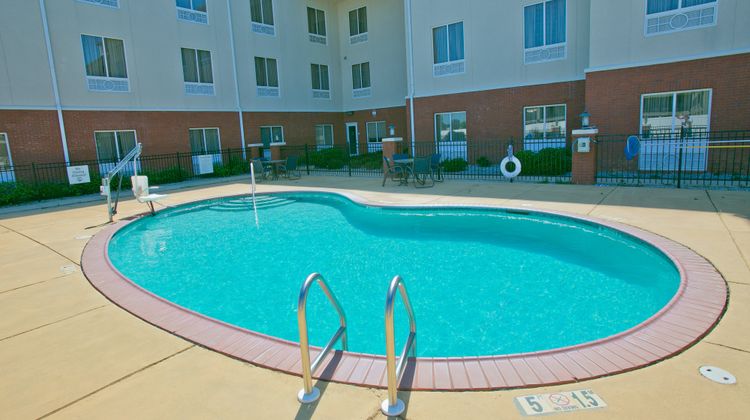 Holiday Inn Express Hotel & Suites Pool