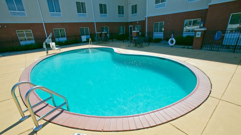 <b>Holiday Inn Express Hotel & Suites Pool</b>. Images powered by <a href="https://www.leonardoworldwide.com/" title="Leonardo Worldwide" target="_blank">Leonardo</a>.