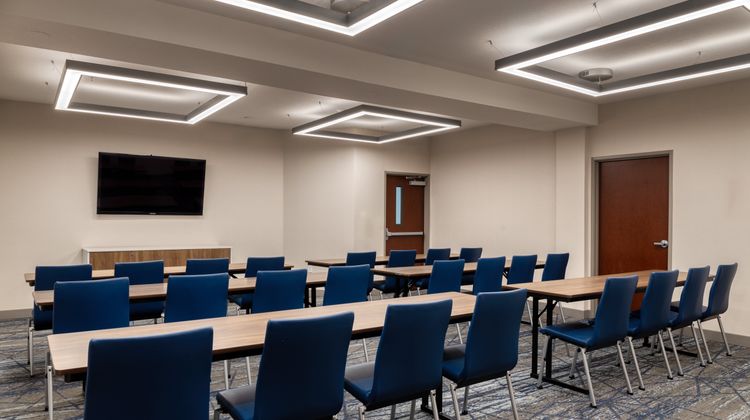 Holiday Inn Express & Stes Janzten Beach Meeting