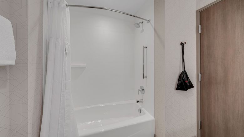 <b>Holiday Inn Express & Suites-Eglin Area Room</b>. Images powered by <a href="https://www.leonardoworldwide.com/" title="Leonardo Worldwide" target="_blank">Leonardo</a>.