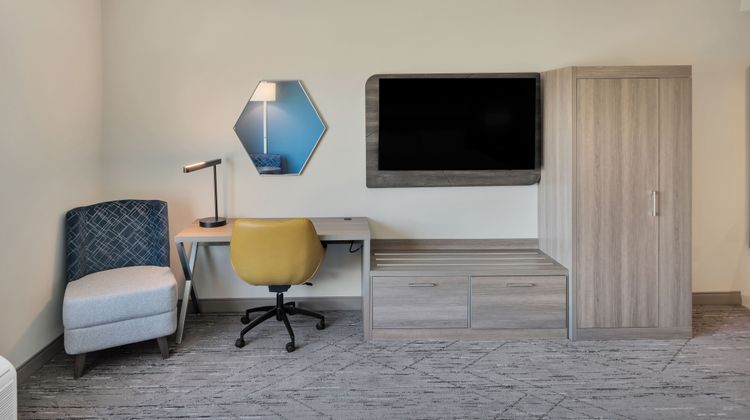 Holiday Inn Express & Suites-Eglin Area Room