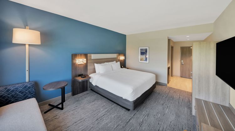 Holiday Inn Express & Suites-Eglin Area Room