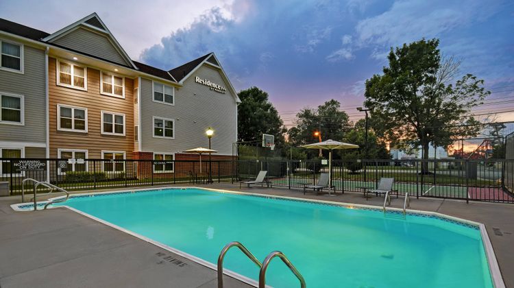 Residence Inn Louisville Airport Pool