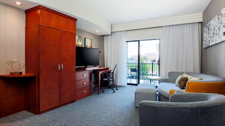 <b>Courtyard Dallas Arlington South Room</b>. Images powered by <a href="https://www.leonardoworldwide.com/" title="Leonardo Worldwide" target="_blank">Leonardo</a>.