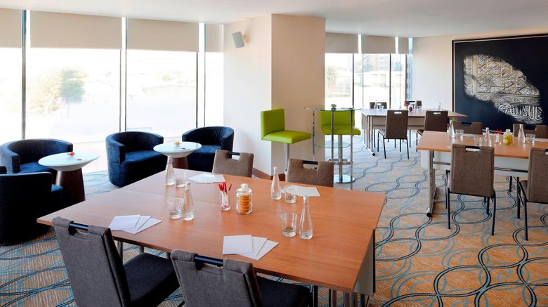 <b>Residence Inn by Marriott Kuwait City Meeting</b>. Images powered by <a href="https://www.leonardoworldwide.com/" title="Leonardo Worldwide" target="_blank">Leonardo</a>.