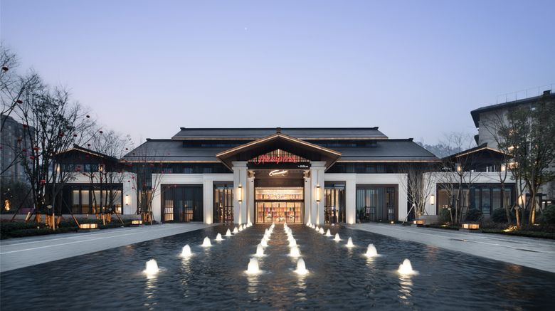 Hampton by Hilton Emeishan Scenic Area Exterior. Images powered by <a href="https://www.leonardoworldwide.com" target="_blank" rel="noopener">Leonardo</a>.