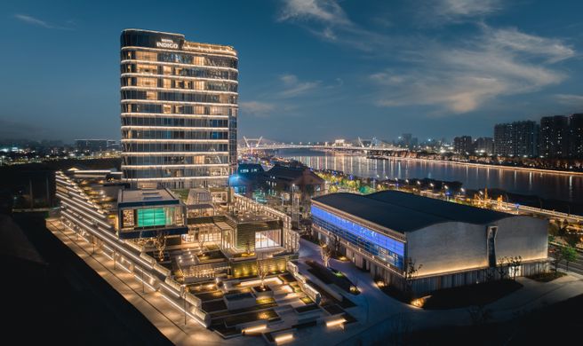 Hotel Indigo Ningbo Riverside Exterior