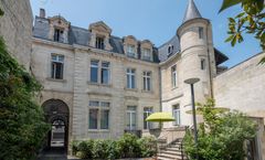 YNDO Hotel