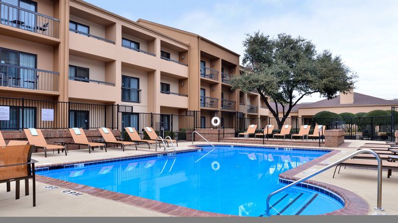 <b>Courtyard Dallas Northwest Pool</b>. Images powered by <a href="https://www.leonardoworldwide.com/" title="Leonardo Worldwide" target="_blank">Leonardo</a>.