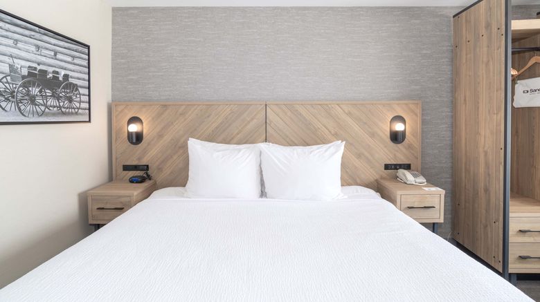 <b>Sandman Hotel Quesnel Room</b>. Images powered by <a href="https://www.leonardoworldwide.com/" title="Leonardo Worldwide" target="_blank">Leonardo</a>.