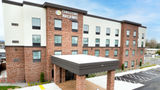 Cobblestone Hotel & Suites Exterior