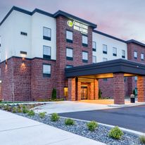 Cobblestone Hotel & Suites