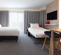 Holiday Inn Exp  Suites Sion Room