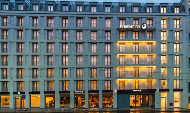 Premier Inn Leipzig City Oper Exterior