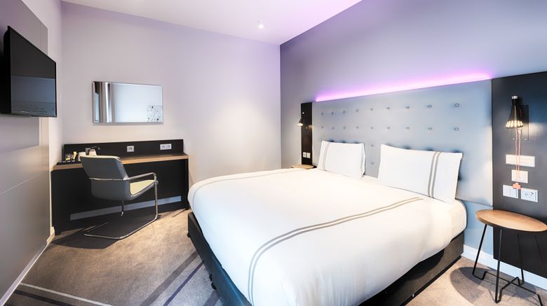 <b>Premier Inn Regensburg City Centre Hotel Room</b>. Images powered by <a href="https://www.leonardoworldwide.com/" title="Leonardo Worldwide" target="_blank">Leonardo</a>.