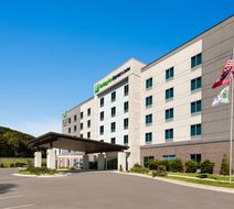 Holiday Inn Express & Suites-Market St Exterior