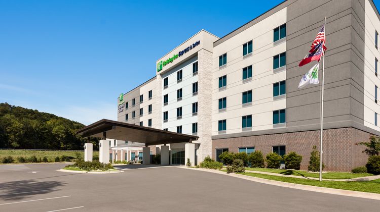 Holiday Inn Express & Suites-Market St Exterior