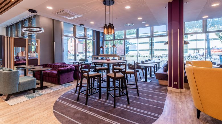 <b>Premier Inn Cologne City Sud Lobby</b>. Images powered by <a href="https://www.leonardoworldwide.com/" title="Leonardo Worldwide" target="_blank">Leonardo</a>.