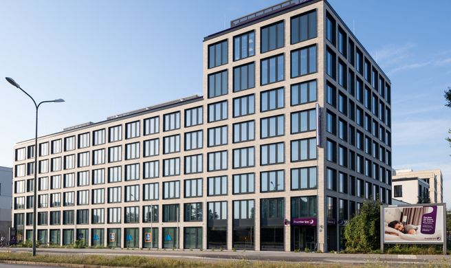 Premier Inn Munich City Schwabing Hotel Exterior