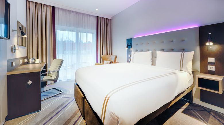 <b>Premier Inn Regensburg City Centre Hotel Room</b>. Images powered by <a href="https://www.leonardoworldwide.com/" title="Leonardo Worldwide" target="_blank">Leonardo</a>.