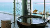 <b>Mandarin Oriental Jumeira, Dubai Room</b>. Images powered by <a href="https://www.leonardoworldwide.com/" title="Leonardo Worldwide" target="_blank">Leonardo</a>.