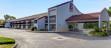 Red Roof PLUS+Mt Pleasant-Patriots Point Exterior