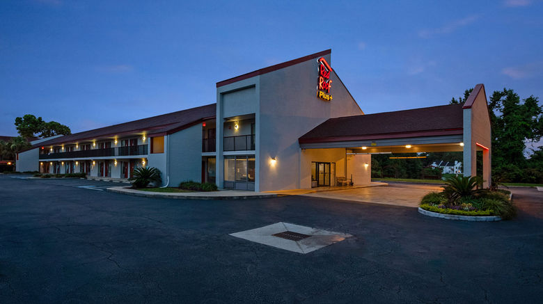 <b>Red Roof PLUS+Mt Pleasant-Patriots Point Exterior</b>. Images powered by <a href="https://www.leonardoworldwide.com/" title="Leonardo Worldwide" target="_blank">Leonardo</a>.