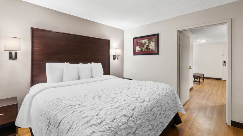 <b>Red Roof PLUS+ & Suites Atlanta Airport Suite</b>. Images powered by <a href="https://www.leonardoworldwide.com/" title="Leonardo Worldwide" target="_blank">Leonardo</a>.