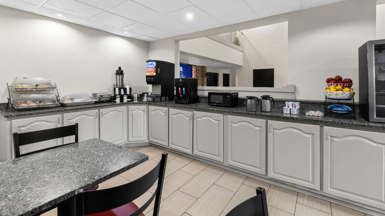 <b>Red Roof PLUS+ & Suites Atlanta Airport Restaurant</b>. Images powered by <a href="https://www.leonardoworldwide.com/" title="Leonardo Worldwide" target="_blank">Leonardo</a>.