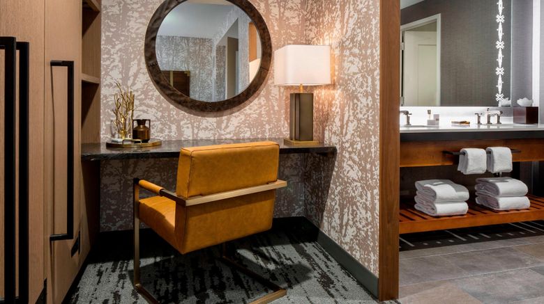 <b>Gaylord Rockies Resort & Conv Ctr Room</b>. Images powered by <a href="https://www.leonardoworldwide.com/" title="Leonardo Worldwide" target="_blank">Leonardo</a>.