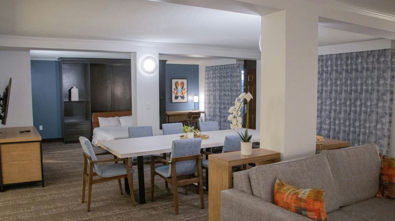 <b>The Inn at Opryland, A Gaylord Hotel Room</b>. Images powered by <a href="https://www.leonardoworldwide.com/" title="Leonardo Worldwide" target="_blank">Leonardo</a>.